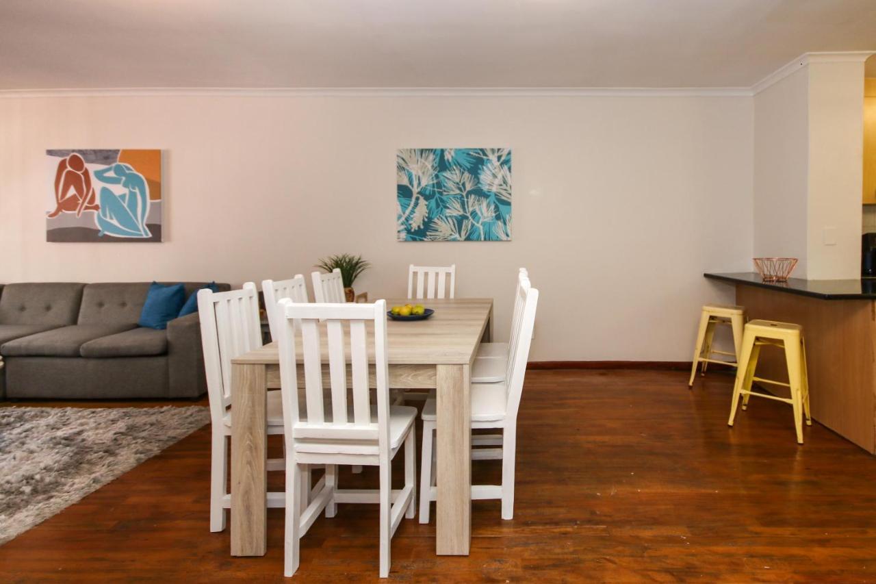 Holiday Home In Sea Point, Fresnaye Le Cap Extérieur photo