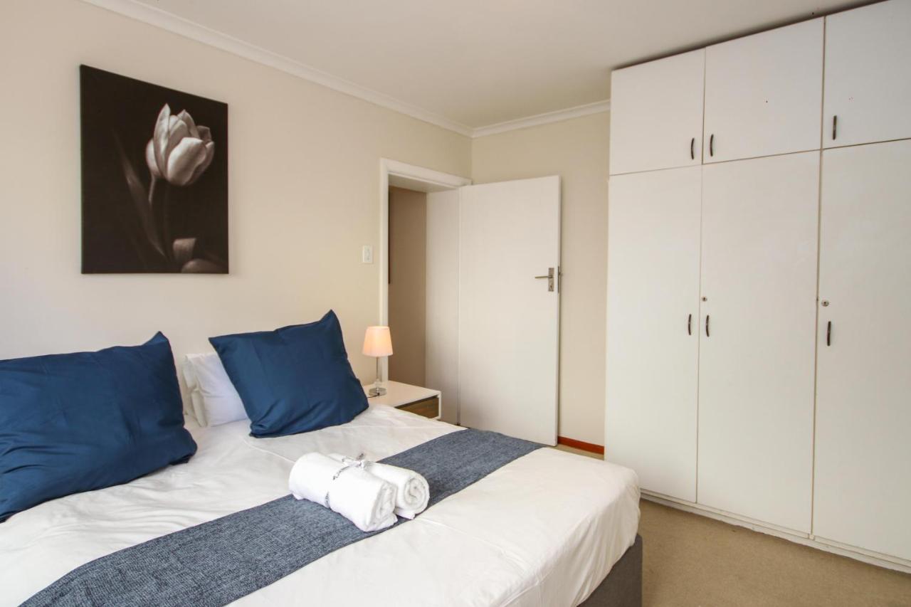 Holiday Home In Sea Point, Fresnaye Le Cap Extérieur photo