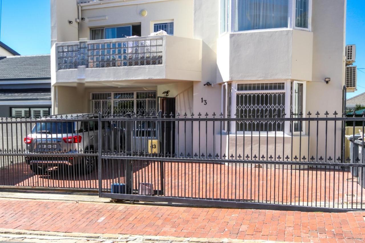 Holiday Home In Sea Point, Fresnaye Le Cap Extérieur photo