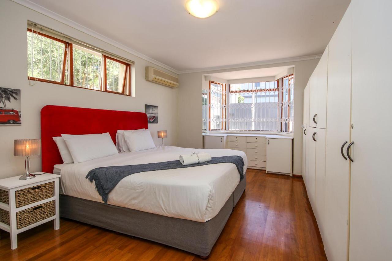 Holiday Home In Sea Point, Fresnaye Le Cap Extérieur photo