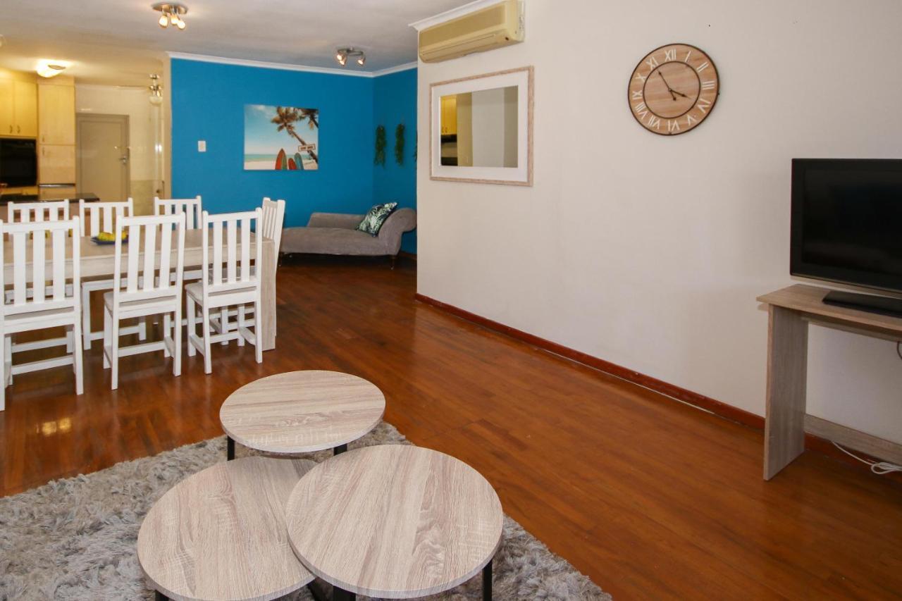 Holiday Home In Sea Point, Fresnaye Le Cap Extérieur photo